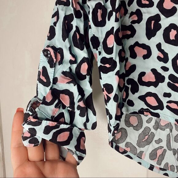 J for Justify Cropped Leopard Blouse - Picture 3 of 8